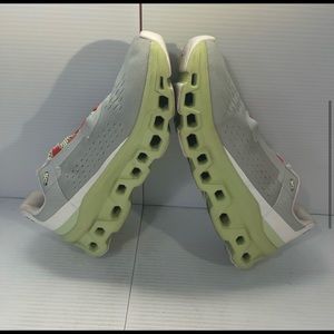 On CLOUDMONSTER Glacier/Meadow